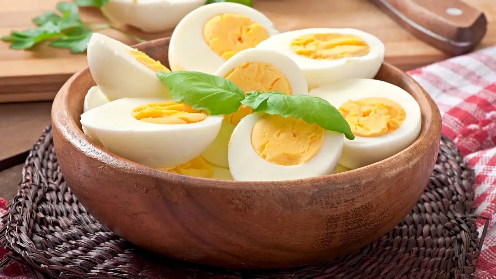 ما هي كمية البروتين الموجودة في البيضة الواحدة؟