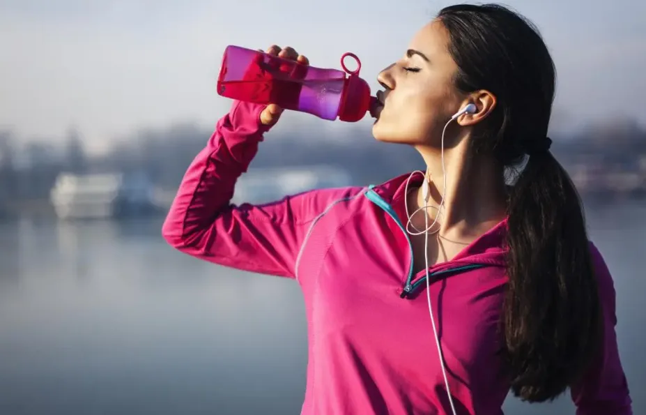 7 علامات تدل على أنك لا تشرب كمية كافية من الماء