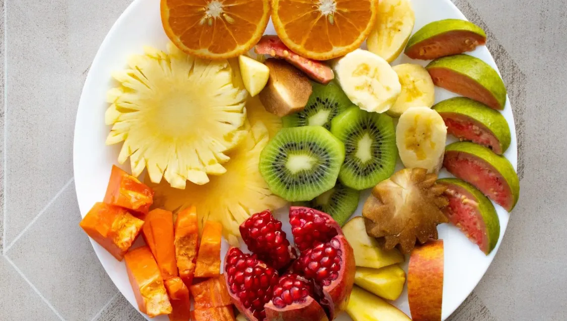 10 أطعمة تمنع تساقط الشعر