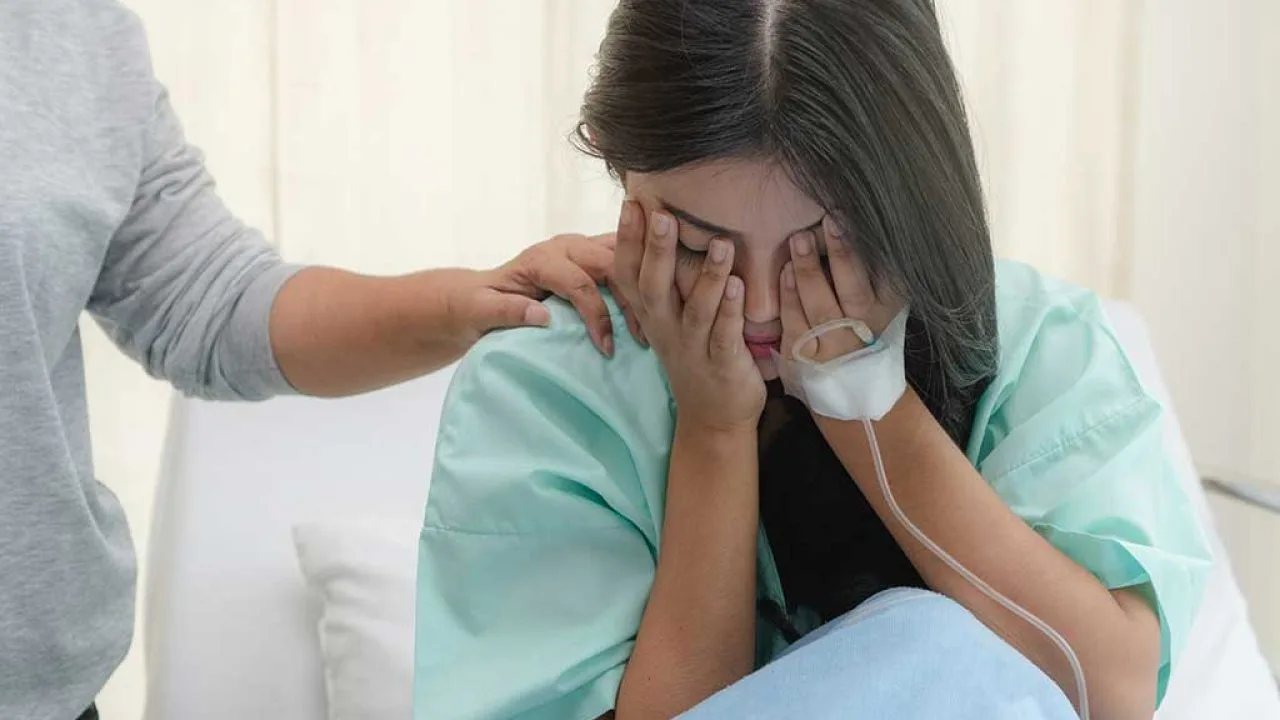 كيف يحدث الإجهاض وما هي أسبابه وعلاماته؟