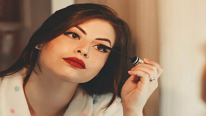 6 أخطاء شائعة فى المكياج تجنبيها