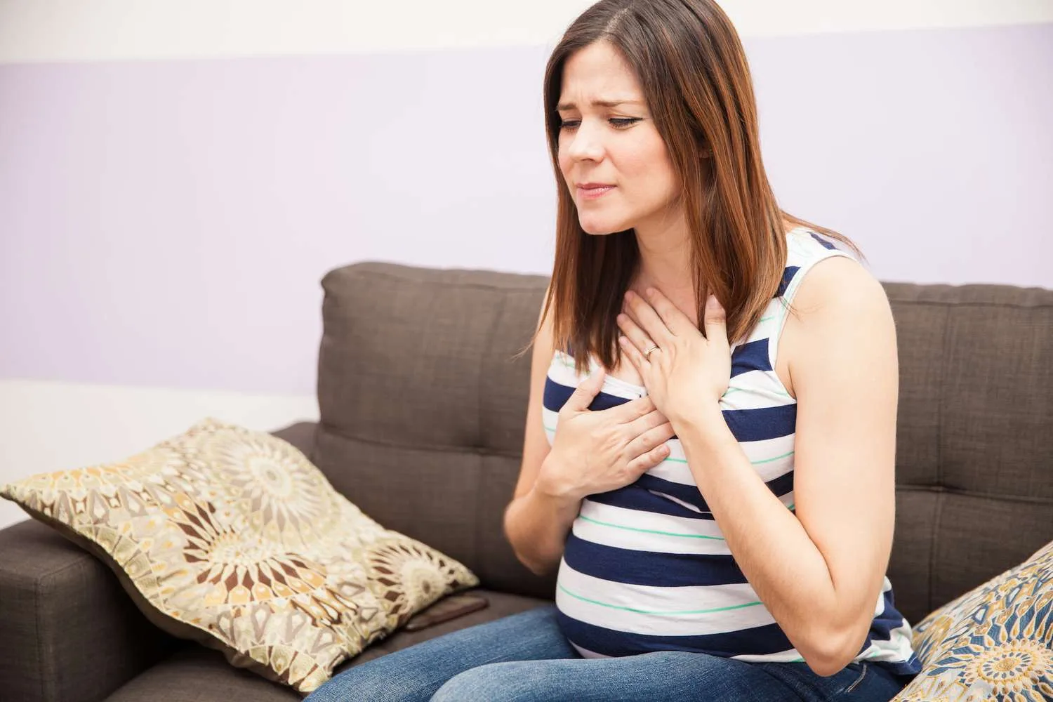 علاج حموضة المعدة للحامل من خلال 6 طرق طبيعية وسهلة