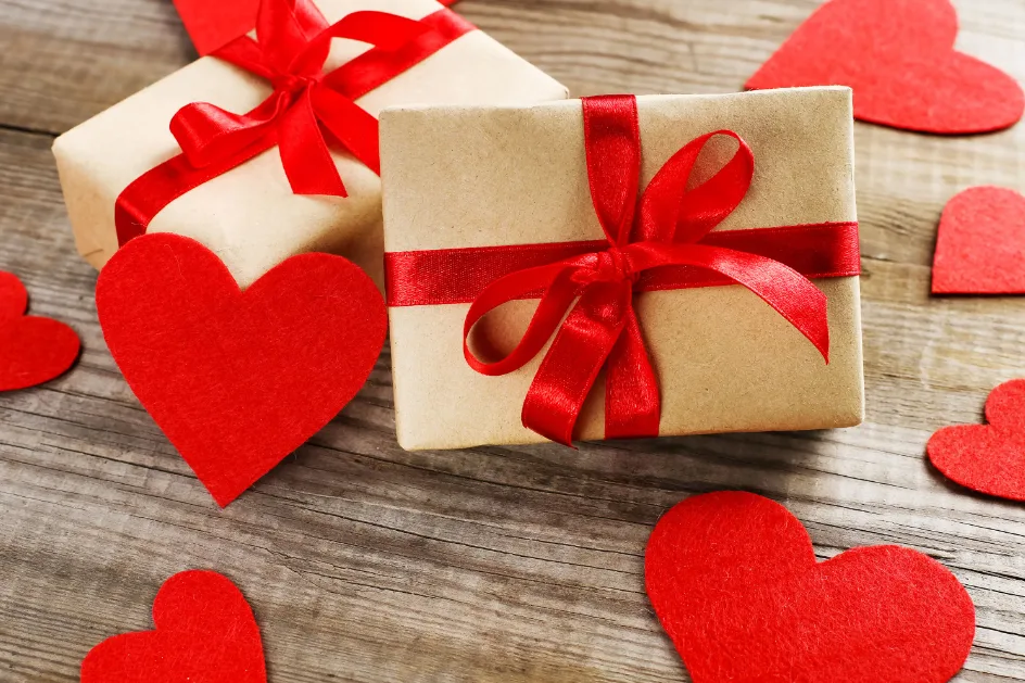 أكثر 10 هدايا مرغوبة لعيد الحب عند النساء