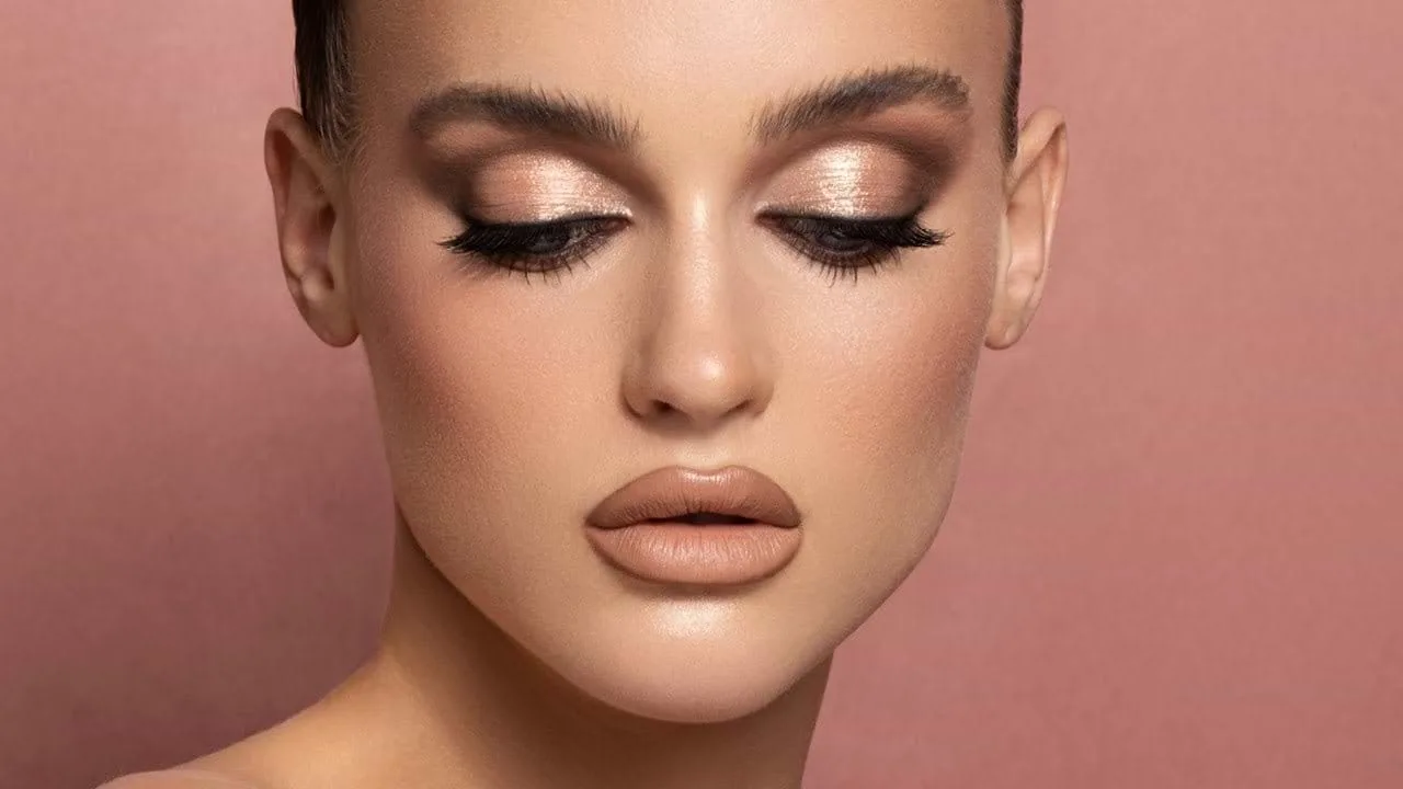 بالصور ... 8 نصائح أساسية لمكياج المساء