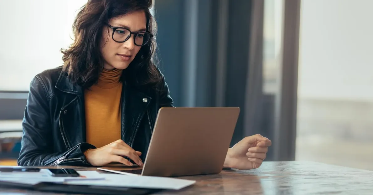 10 صفات تشير إلى النجاح عند النساء