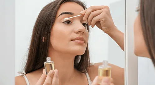 ما هي فوائد زيت الخروع للرموش؟ - ويب طب