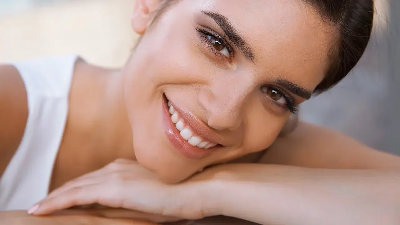 5 استخدامات لزيت الأطفال فى العناية بجمالك