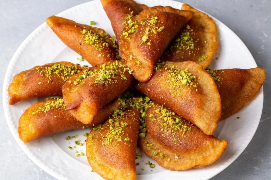 ما هو أصل القطايف؟
