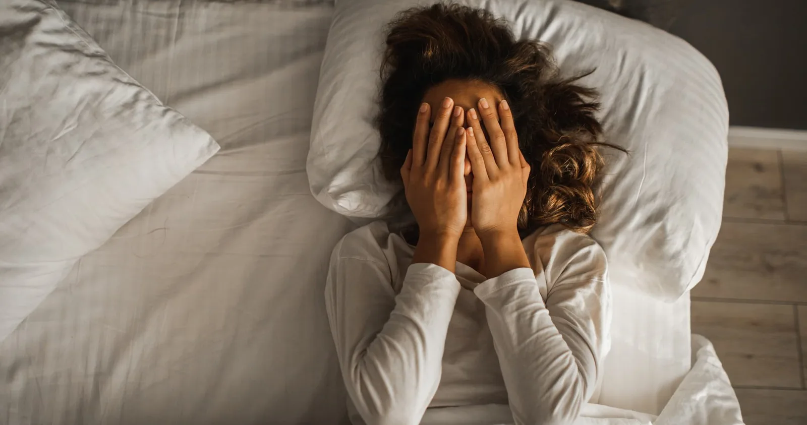 العلاقة بين قلة النوم وزيادة الوزن: كيف يؤثر السهر على جسمك؟