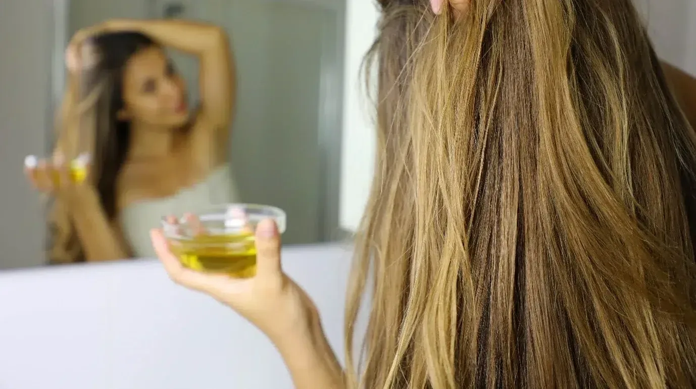 5 زيوت أساسية ستغير مظهر شعرك