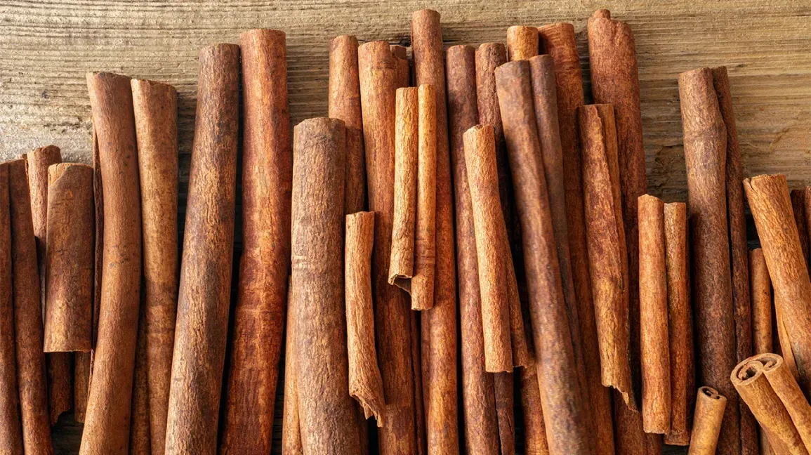 فوائد القرفة للرحم والمبايض