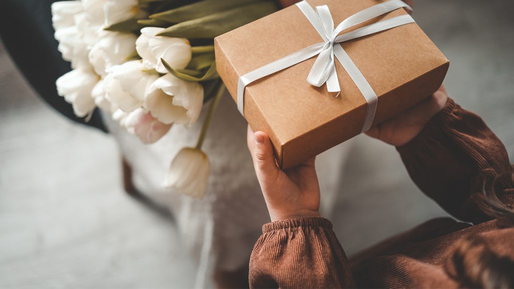 كيف تختارين هدية مناسبة في خطوات بسيطة؟