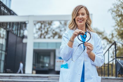 5 أعراض تجعلك تزور طبيب القلب على الفور