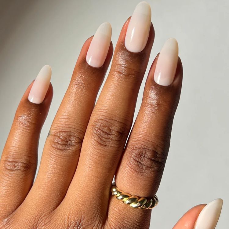  الأحمر الوردي الدافئ